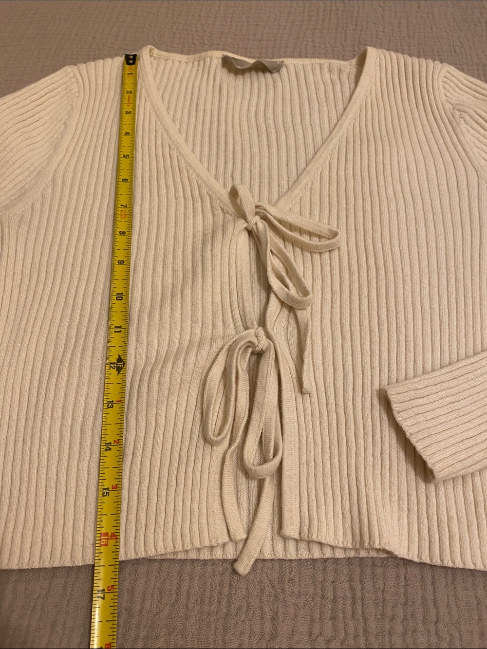 Everlane Cream Ribbed Tie-Front Cropped Cardigan. Size S - Picture 5 of 8